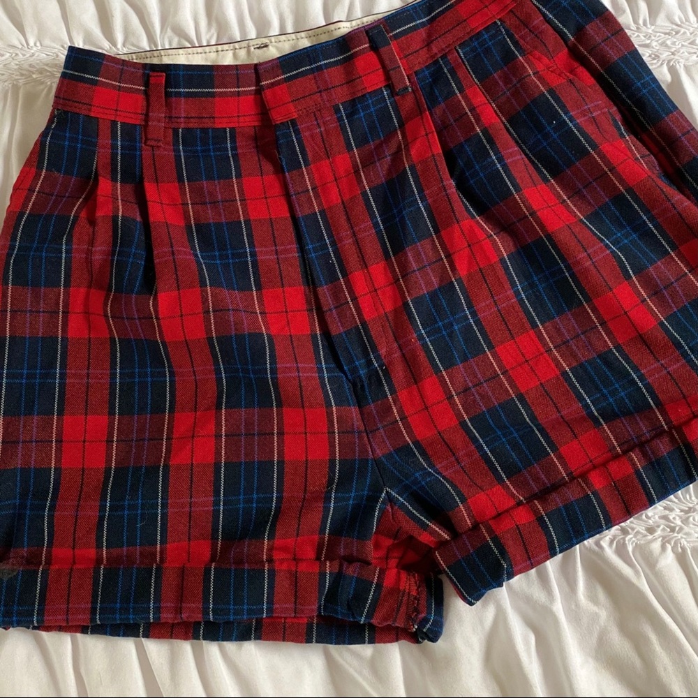 Plaid semi-high waisted shorts